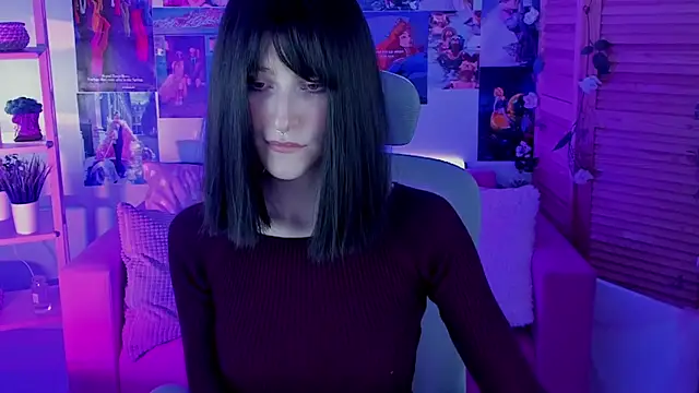 LuxRayi online show from March 22, 2025, 5:52 pm