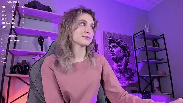 LuxRayi online show from October 16, 2025, 5:47 pm