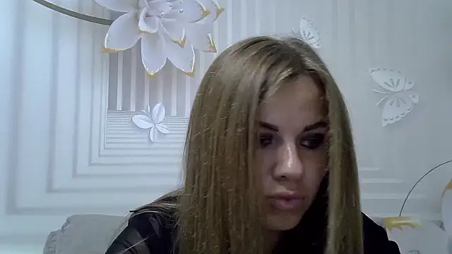 TinaFun4u online show from September 22, 2025, 8:11 pm