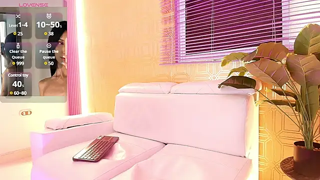 Bella19  online show from March 3, 2025, 7:39 pm