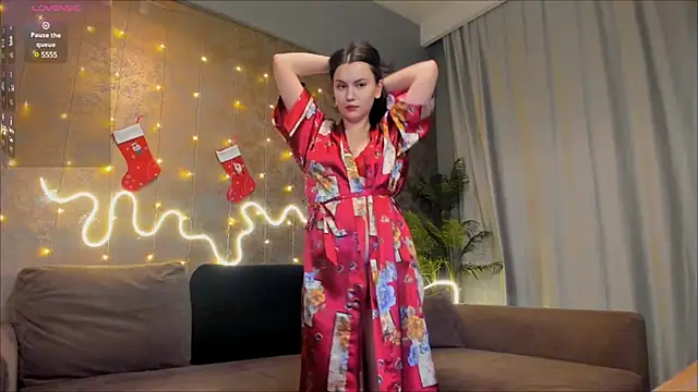 Aurora Owen online show from December 3, 2024, 5:20 am