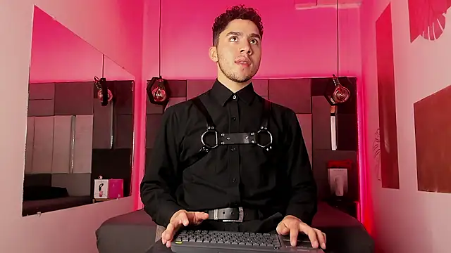 LiamNovak online show from February 25, 2026, 12:37 pm