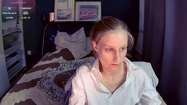 Snapshot of KatiKate chatting on July 4, 2026, 6:58 pm KatiKate online show from July 4, 2026, 6:58 pm
