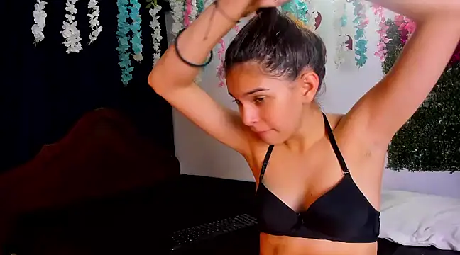 Snapshot of kattyandtom2 chatting on March 8, 2025, 9:39 am kattyandtom2 online show from March 8, 2025, 9:39 am