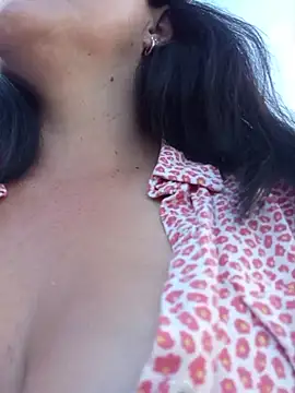 Snapshot of celeste-30_ chatting on October 15, 2025, 1:33 pm celeste-30 online show from October 15, 2025, 1:33 pm