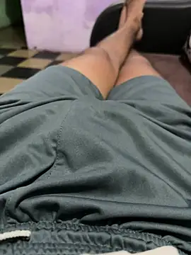 Snapshot of Desiboy___21 chatting on March 3, 2025, 5:18 pm Desiboy   21 online show from March 3, 2025, 5:18 pm