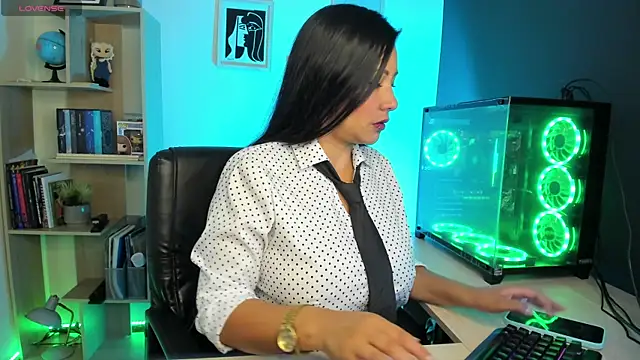 Snapshot of Sue_Wolls chatting on January 12, 2025, 3:03 pm Sue Wolls online show from January 12, 2025, 3:03 pm