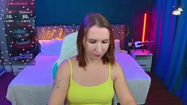 AliceBYKiss online show from December 5, 2025, 1:25 am