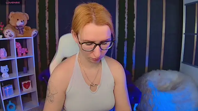 AliceBYKiss online show from February 23, 2026, 6:11 am