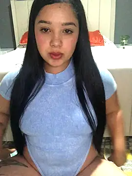 Snapshot of Julieta_333 chatting on September 13, 2025, 12:32 am Julieta 333 online show from September 13, 2025, 12:32 am