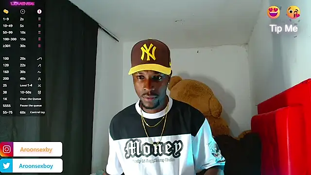 Snapshot of Aroonpapisex chatting on January 13, 2026, 11:43 pm Aroonpapisex online show from January 13, 2026, 11:43 pm