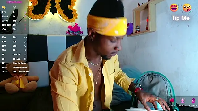 Aroonpapisex online show from March 13, 2026, 1:51 pm