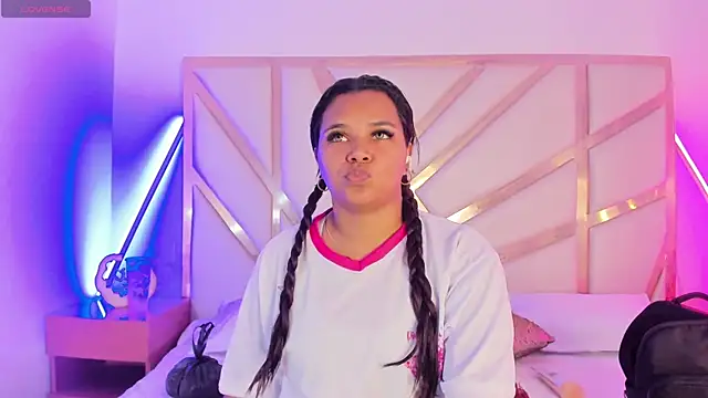 Carolina Evanss online show from October 30, 2025, 11:11 am