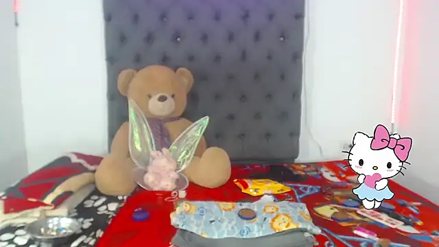 lucianadolll online show from October 11, 2025, 2:48 pm