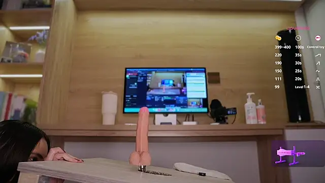 lana kane  online show from February 17, 2026, 11:29 am