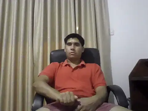Snapshot of estudiante69 chatting on December 4, 2024, 12:52 am estudiante69 online show from December 4, 2024, 12:52 am