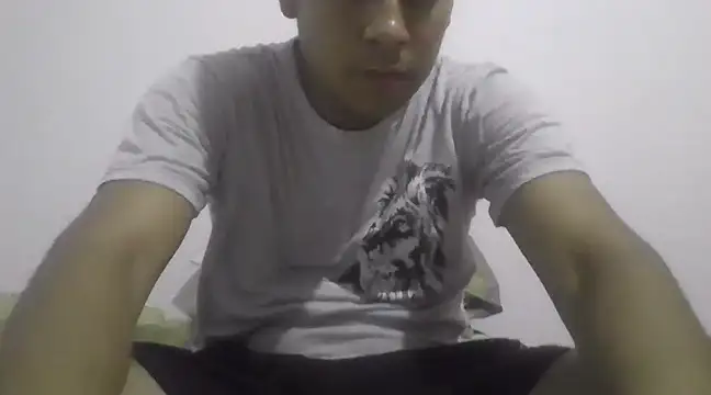 Snapshot of estudiante69 chatting on February 6, 2025, 1:27 am estudiante69 online show from February 6, 2025, 1:27 am