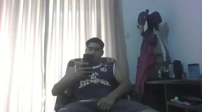 Snapshot of estudiante69 chatting on February 12, 2025, 5:05 pm estudiante69 online show from February 12, 2025, 5:05 pm