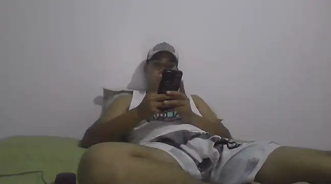 Snapshot of estudiante69 chatting on February 14, 2025, 2:18 am estudiante69 online show from February 14, 2025, 2:18 am