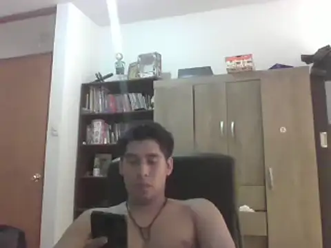 Snapshot of estudiante69 chatting on March 2, 2025, 8:07 pm estudiante69 online show from March 2, 2025, 8:07 pm
