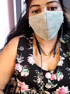 Snapshot of RomeoJuliet345 chatting on March 4, 2026, 5:52 pm RomeoJuliet345 online show from March 4, 2026, 5:52 pm