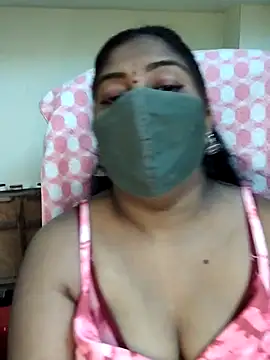 Snapshot of RomeoJuliet345 chatting on March 19, 2026, 6:12 pm RomeoJuliet345 online show from March 19, 2026, 6:12 pm