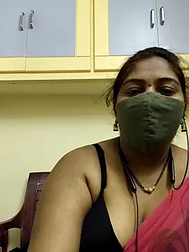 Snapshot of RomeoJuliet345 chatting on March 21, 2026, 6:44 pm RomeoJuliet345 online show from March 21, 2026, 6:44 pm