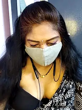 Snapshot of RomeoJuliet345 chatting on March 28, 2026, 10:04 am RomeoJuliet345 online show from March 28, 2026, 10:04 am