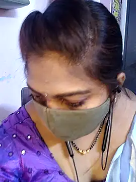 Snapshot of RomeoJuliet345 chatting on April 4, 2026, 11:40 am RomeoJuliet345 online show from April 4, 2026, 11:40 am