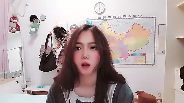 Cherie-xinxin01 online show from December 1, 2024, 4:29 pm