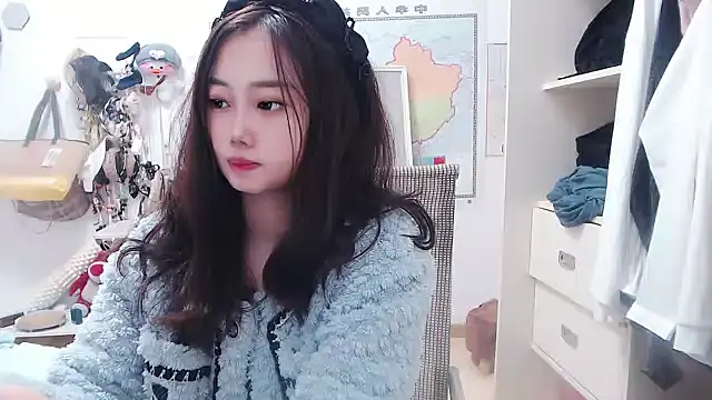 Cherie-xinxin01 online show from December 4, 2024, 2:48 pm