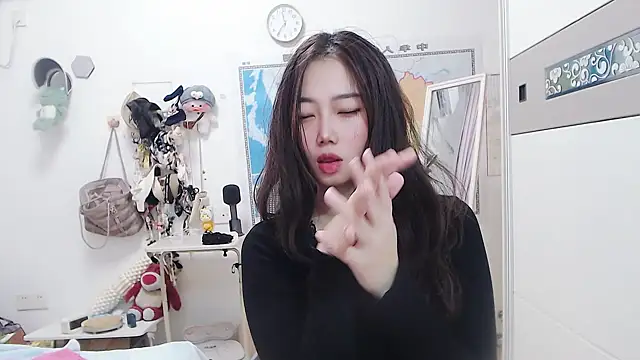Cherie-xinxin01 online show from December 5, 2024, 4:23 pm