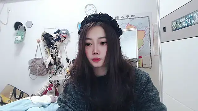 Cherie-xinxin01 online show from December 7, 2024, 12:19 am