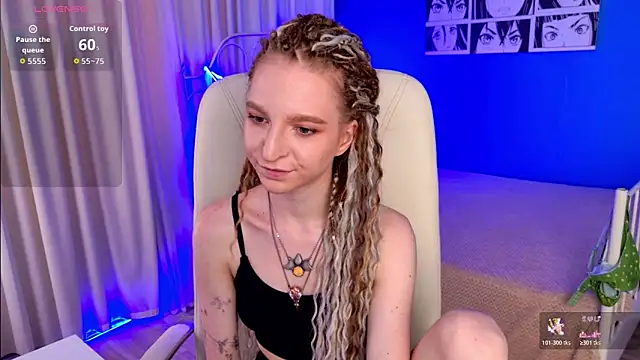 Snapshot of VioletShine chatting on July 1, 2026, 12:40 pm VioletShine online show from July 1, 2026, 12:40 pm