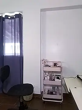 Snapshot of Alison_fitness chatting on April 1, 2026, 2:47 pm Alison fitness online show from April 1, 2026, 2:47 pm