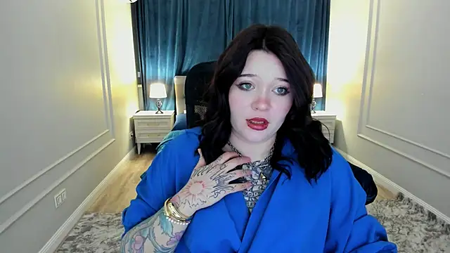 MoonLghte online show from February 21, 2025, 7:43 pm