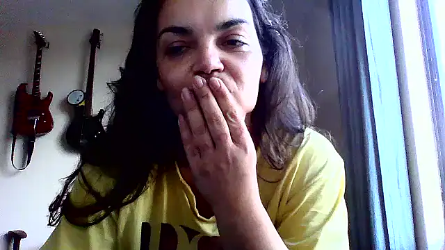 Snapshot of escritorasafada chatting on March 19, 2025, 7:49 pm escritorasafada online show from March 19, 2025, 7:49 pm