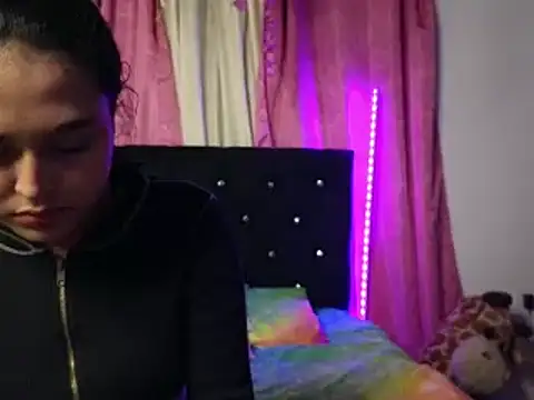 Snapshot of Sweet_xuee18 chatting on February 26, 2025, 4:14 am Sweet xuee18 online show from February 26, 2025, 4:14 am