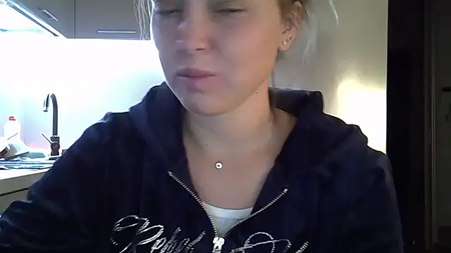 Lucky Anna online show from October 2, 2025, 7:10 pm