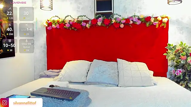 SilvannaFit online show from February 8, 2026, 10:07 am