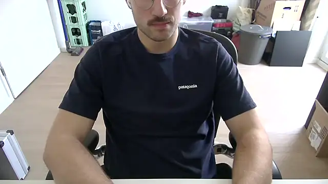 taallguyy 196 online show from November 21, 2025, 9:52 am