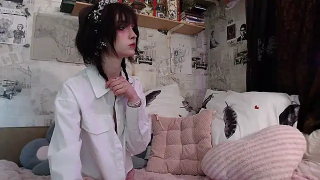 Snapshot of cloudgirrl chatting on April 12, 2026, 4:34 pm cloudgirrl online show from April 12, 2026, 4:34 pm