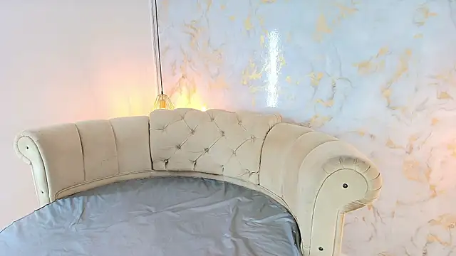 khloeblake online show from March 27, 2026, 9:42 am