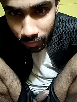 Snapshot of Skinny_Bigass_23 chatting on January 22, 2025, 2:37 am Skinny Bigass 23 online show from January 22, 2025, 2:37 am