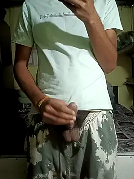 Snapshot of Skinny_Bigass_23 chatting on March 21, 2026, 5:12 am Skinny Bigass 23 online show from March 21, 2026, 5:12 am