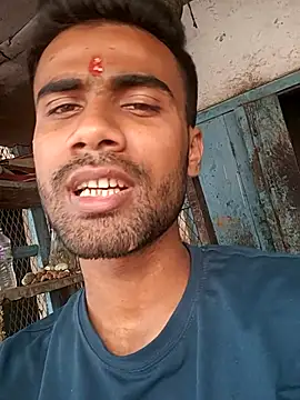 Snapshot of Skinny_Bigass_23 chatting on March 25, 2026, 9:37 am Skinny Bigass 23 online show from March 25, 2026, 9:37 am