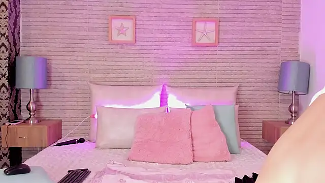 Snapshot of Catalinna_Thompson chatting on March 18, 2025, 12:03 pm Catalinna Thompson online show from March 18, 2025, 12:03 pm