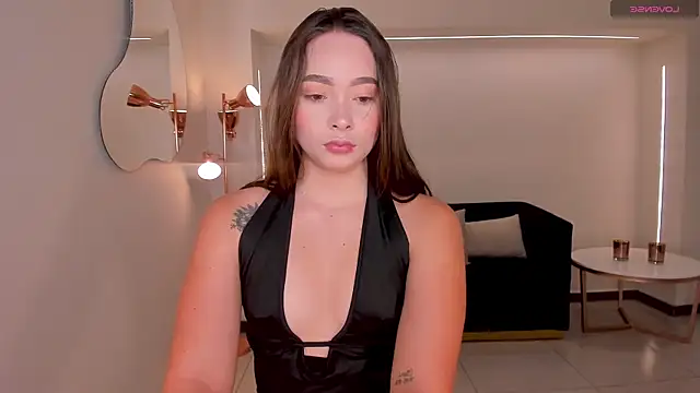 Snapshot of AlinaKravitz chatting on May 3, 2026, 4:24 pm AlinaKravitz online show from May 3, 2026, 4:24 pm