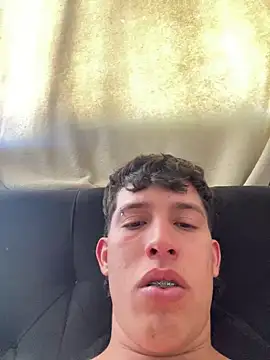 Snapshot of breiderxexiboys chatting on December 16, 2024, 5:43 pm breiderxexiboys online show from December 16, 2024, 5:43 pm