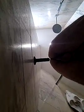 Snapshot of dym251211 chatting on December 4, 2024, 5:22 pm dym251211 online show from December 4, 2024, 5:22 pm